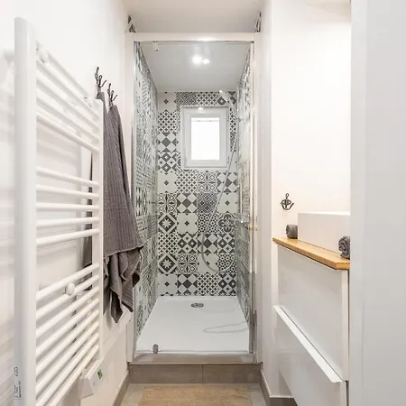 Apartment Le Grand Parilly Bron